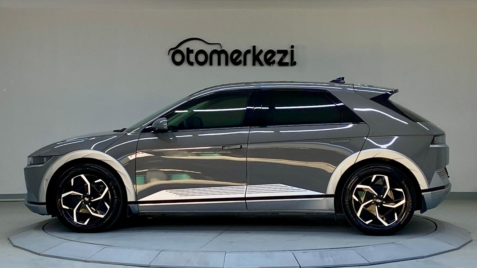 HYUNDAI IONIQ 28
